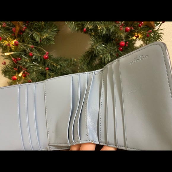 🎄COACH 🎄 Baby Blue Leather Wallet - Picture 10 of 11